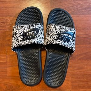 Nike slides